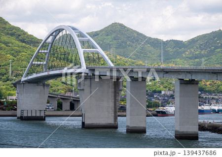 日本の山口県周南市のコンビナートのとても美しい風景 日本の山口県周南市のコンビナートのとても美しい風景 139437686