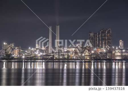 日本の山口県周南市のとても美しい工場夜景 139437816