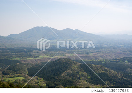 日本の岡山県真庭市の三平山のとても美しい風景 139437988