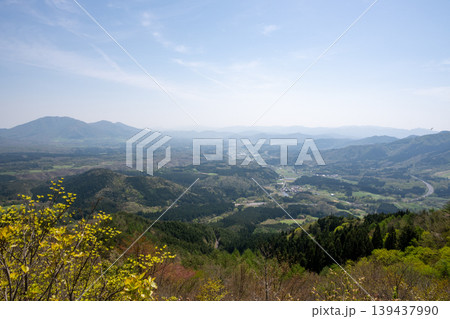 日本の岡山県真庭市の三平山のとても美しい風景 139437990