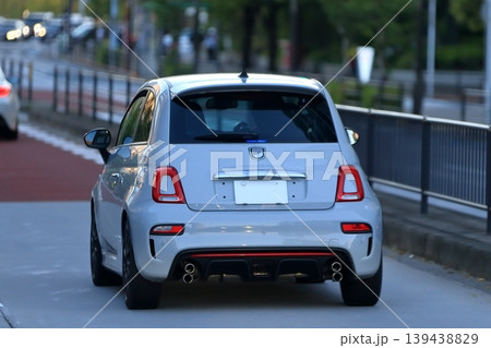 イタリア製のコンパクトスポーツカー　イメージ 139438829