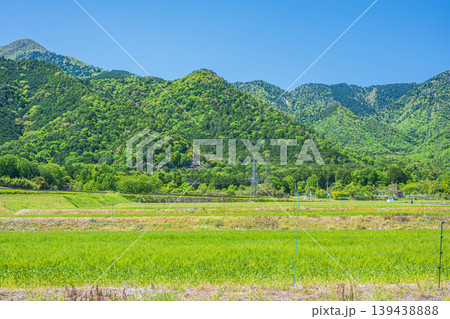 湖西地方比良の田園風景　滋賀県大津市 139438888