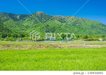 湖西地方比良の田園風景　滋賀県大津市 139438891