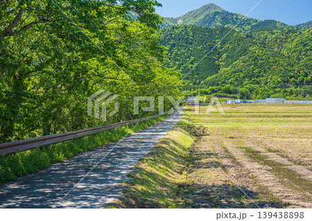 湖西地方比良の田園風景 滋賀県大津市 湖西地方比良の田園風景 滋賀県大津市 139438898