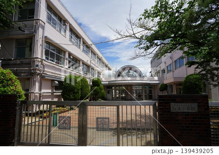 世田谷区の松丘小学校 5月世田谷1416世田谷区立松丘小学校 世田谷区の松丘小学校 5月世田谷1416世田谷区立松丘小学校 139439205