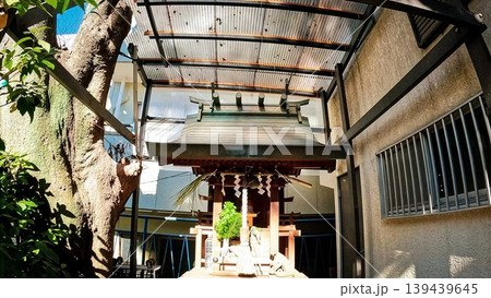 都市に佇む寄木神社の境内社 都市に佇む寄木神社の境内社 139439645