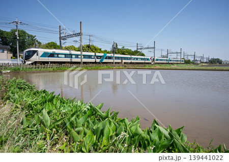 水田のある鉄道風景　東武特急リバティけごん・会津 139441022