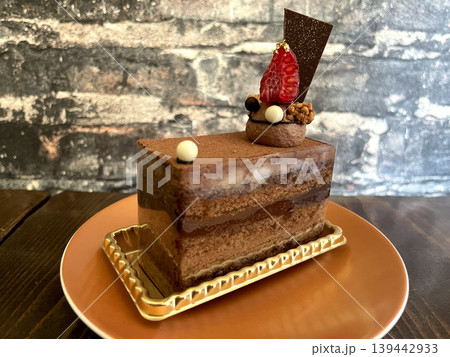 濃厚ビターチョコムースケーキ フランボワーズ香る生チョコ 濃厚ビターチョコムースケーキ フランボワーズ香る生チョコ 139442933