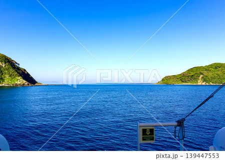 【福岡】初夏の宗像 神湊港から大島へ向かうフェリーからの眺め 【福岡】初夏の宗像 神湊港から大島へ向かうフェリーからの眺め 139447553