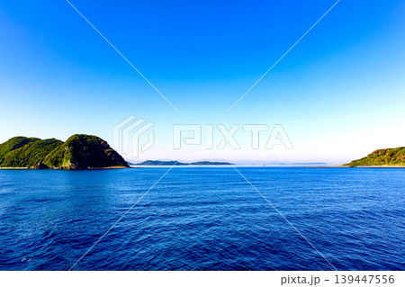 【福岡】初夏の宗像 神湊港から大島へ向かうフェリーからの眺め 【福岡】初夏の宗像 神湊港から大島へ向かうフェリーからの眺め 139447556