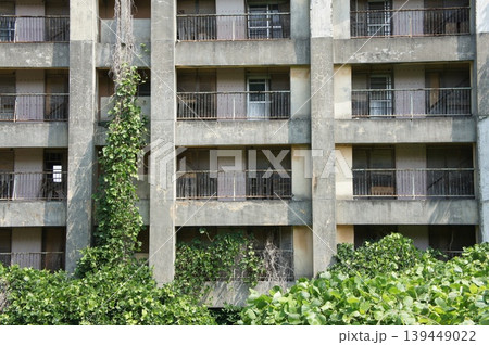 池島の廃アパート近接ファザード 池島の廃アパート近接ファザード 139449022