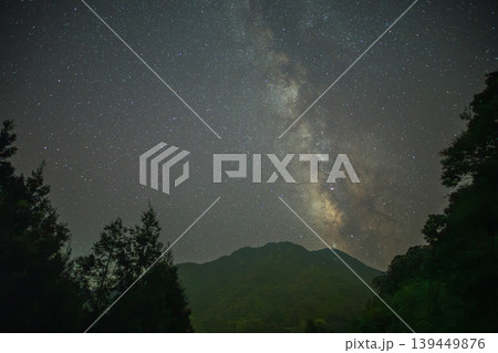 洋上アルプス屋久島 天の川星景(秋 洋上アルプス屋久島 天の川星景(秋 139449876