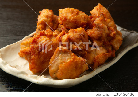 鶏肉の唐揚げ 139450436