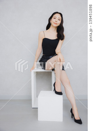 スタジオ撮影のモデルの女性 スタジオ撮影のモデルの女性 139451898