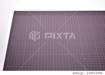 black cutting mat board on white background with line and scale measure guide pattern for art design black cutting mat board on white background with line and scale measure guide pattern for art design 139453304