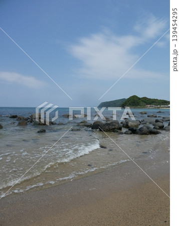 福岡県糸島の透き通る青い海 福岡県糸島の透き通る青い海 139454295