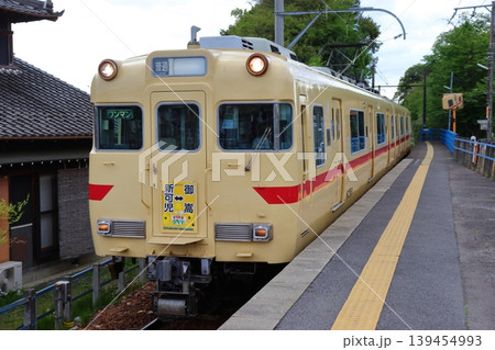 名鉄 広見線の6000系 復刻塗装車両 6013編成電車（御嵩駅） 139454993
