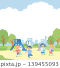 夏休みに公園で遊ぶ子供たちの背景イラスト 139455093