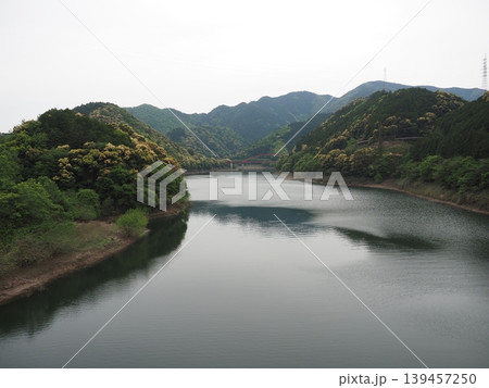和歌山県日高川町 椿山レイクブリッジからの風景 和歌山県日高川町 椿山レイクブリッジからの風景 139457250