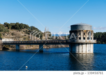 El Villar Dam intake tower managing water in Madrid El Villar Dam intake tower managing water in Madrid 139458781