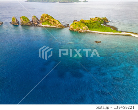 阿嘉島の砂州、サクバルの鼻のドローン撮影。沖縄県島尻郡慶良間諸島阿嘉島2025 139459221