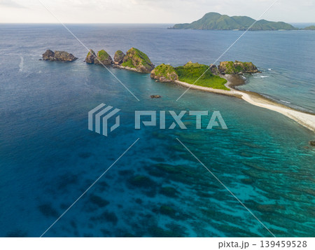 阿嘉島の前浜ビーチ（メーヌ浜）のドローン撮影。沖縄県島尻郡慶良間諸島阿嘉島2025 139459528