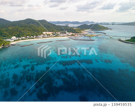阿嘉島の前浜ビーチ（メーヌ浜）のドローン撮影。沖縄県島尻郡慶良間諸島阿嘉島2025 139459535