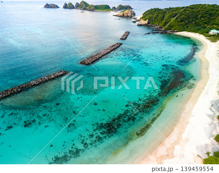阿嘉島の前浜ビーチ（メーヌ浜）のドローン撮影。沖縄県島尻郡慶良間諸島阿嘉島2025 139459554