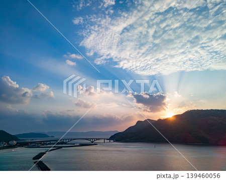 阿嘉島の天城展望台から見る朝焼けのドローン撮影。沖縄県島尻郡慶良間諸島阿嘉島2025 139460056