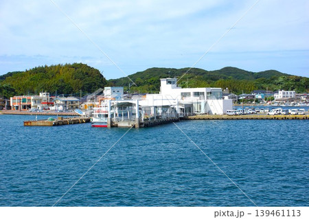 宗像大島フェリーからの風景 宗像大島フェリーターミナル(宗像大島港) 宗像大島フェリーからの風景 宗像大島フェリーターミナル(宗像大島港) 139461113