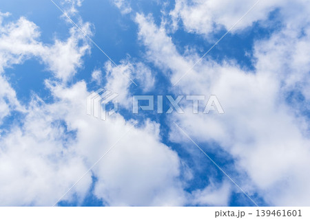 春の始まりの青空と広がる雲25 春の始まりの青空と広がる雲25 139461601