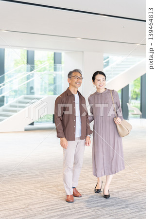 デートするシニア夫婦 デートするシニア夫婦 139464813