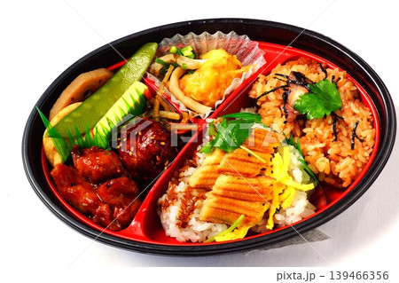 タコの炊き込みと穴子弁当 139466356