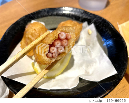 タコの唐揚げ レモン添え タコの唐揚げ レモン添え 139466966