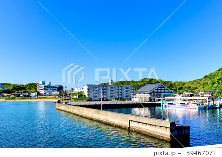 【福岡】初夏の宗像 大島行きのフェリーから望む神湊港 【福岡】初夏の宗像 大島行きのフェリーから望む神湊港 139467071