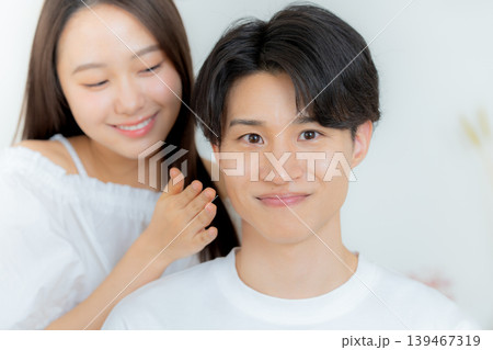 若いカップルの美容イメージ 若いカップルの美容イメージ 139467319