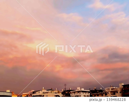 沖縄,鉄塔,電波塔,夕焼け,夕暮れ,夕景,夕日,サンセット,雲,空,黄昏,オレンジ,黄金色,紫,ピン 沖縄,鉄塔,電波塔,夕焼け,夕暮れ,夕景,夕日,サンセット,雲,空,黄昏,オレンジ,黄金色,紫,ピン 139468228