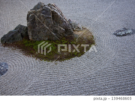 石庭のある風景 龍安寺 139468603