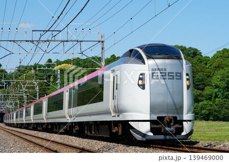 総武本線の鉄道風景と成田エクスプレス 139469000