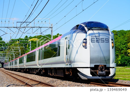 快走するJR東日本E259系 快走するJR東日本E259系 139469049