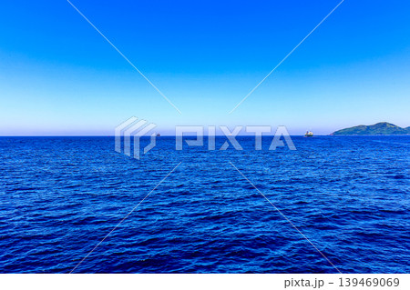 【福岡】初夏の宗像　大島から神湊港へ向かうフェリーからの眺め 139469069