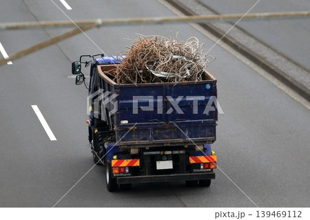 スクラップ運搬車 イメージ スクラップ運搬車 イメージ 139469112