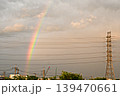 夕暮れの空にかかる虹のある風景 139470661