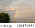 夕暮れと虹のある風景 139470662