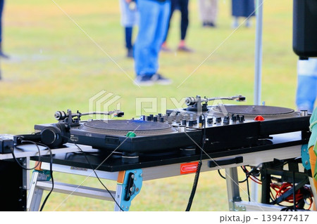 屋外イベントのDJ機材 屋外イベントのDJ機材 139477417