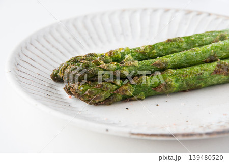 揚げたてアスパラの素揚げ 揚げたてアスパラの素揚げ 139480520
