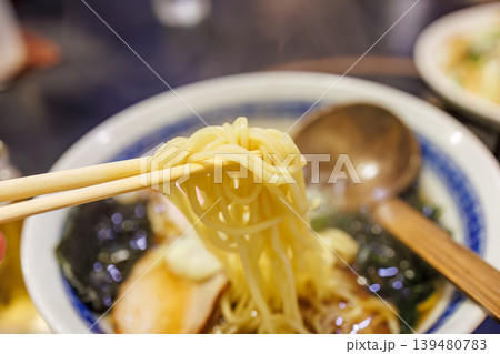 伊豆稲取のソウルフード、肉チャーハンとオーソドックスな醤油ラーメンのセット。稲取東伊豆町伊豆半島 139480783