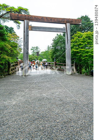 【三重県】豊かな自然に囲まれた伊勢神宮の内宮 139480874