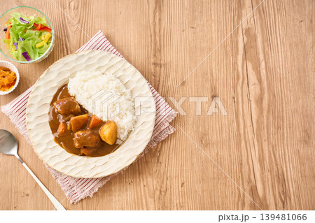 豚肉とじゃがいもの家庭的なカレーライス 豚肉とじゃがいもの家庭的なカレーライス 139481066