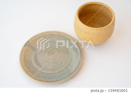 陶芸 器 皿と湯呑み 陶芸体験 陶芸 器 皿と湯呑み 陶芸体験 139481601